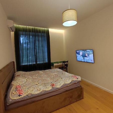 Lux Apartment, Near Metro Vasylkivska Kyiv Exterior photo